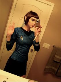 hot-trekkie-Vulcan-salute-1.jpg