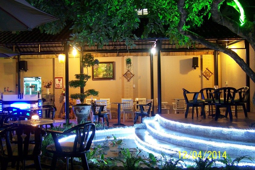 Hương Quỳnh Café sân vườn. - 1