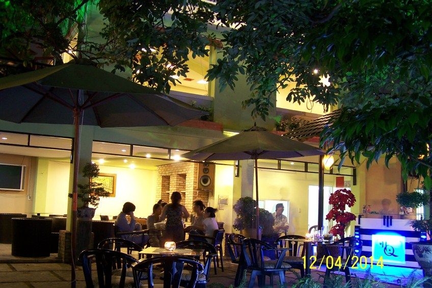 Hương Quỳnh Café sân vườn. - 3