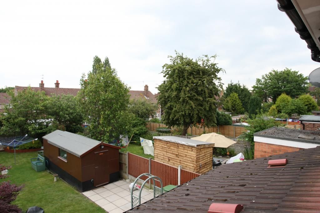 IMAGE: http://i1134.photobucket.com/albums/m618/chrismid259/927G6822.jpg