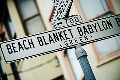 BeachBlanketBabylonsign1.jpg