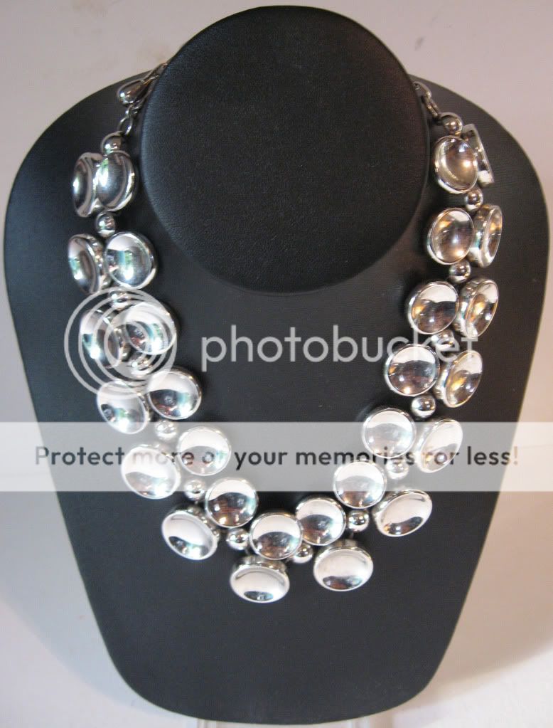 This vintage signed BARCLAY silver bubble link necklace measures 