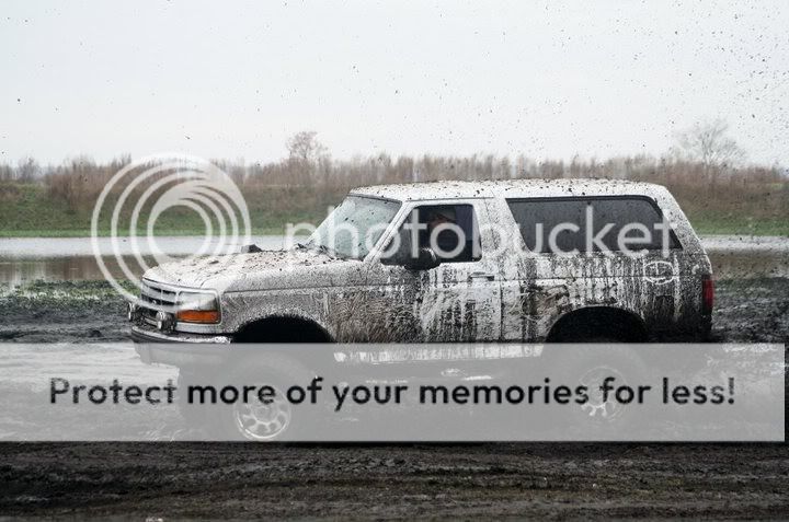 94 Ford bronco mudding